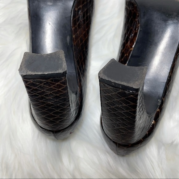 Sale!  BOGO. Stuart Weitzman VTG Brown Leather Snake Pump Sz 7 - Picture 8 of 9